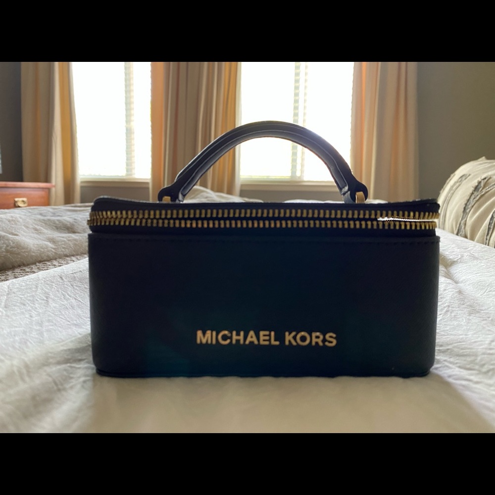 Michael Kors Medium TH Jewelry Case